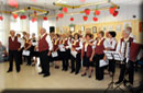 Un momento della festa con il coro 