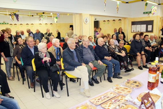 In tanti a festeggiare Vittoria