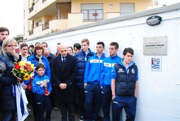 Momento della cerimonia del 6 aprile 2013
