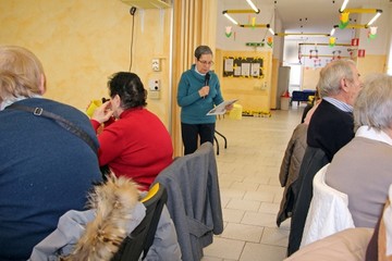Francesca legge una sua poesia