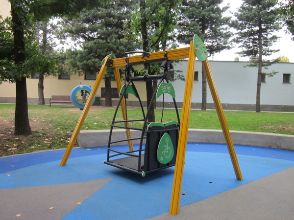 Altalena accessibile