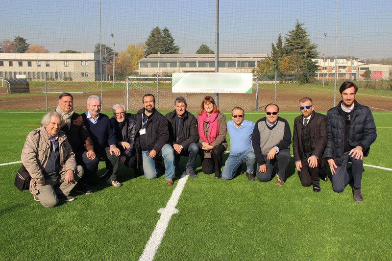 Foto di gruppo con autorità