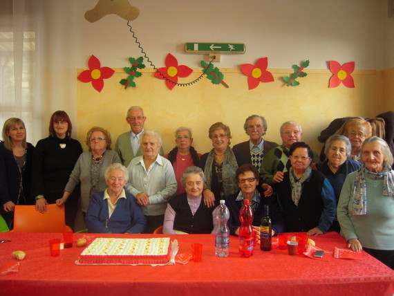 SINDACO E ASSESSORE AI TAVOLI PER GLI AUGURI