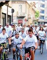 bambini in bicicletta