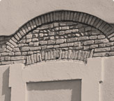 immagine in bianco e nero particolare architettonico di finestra